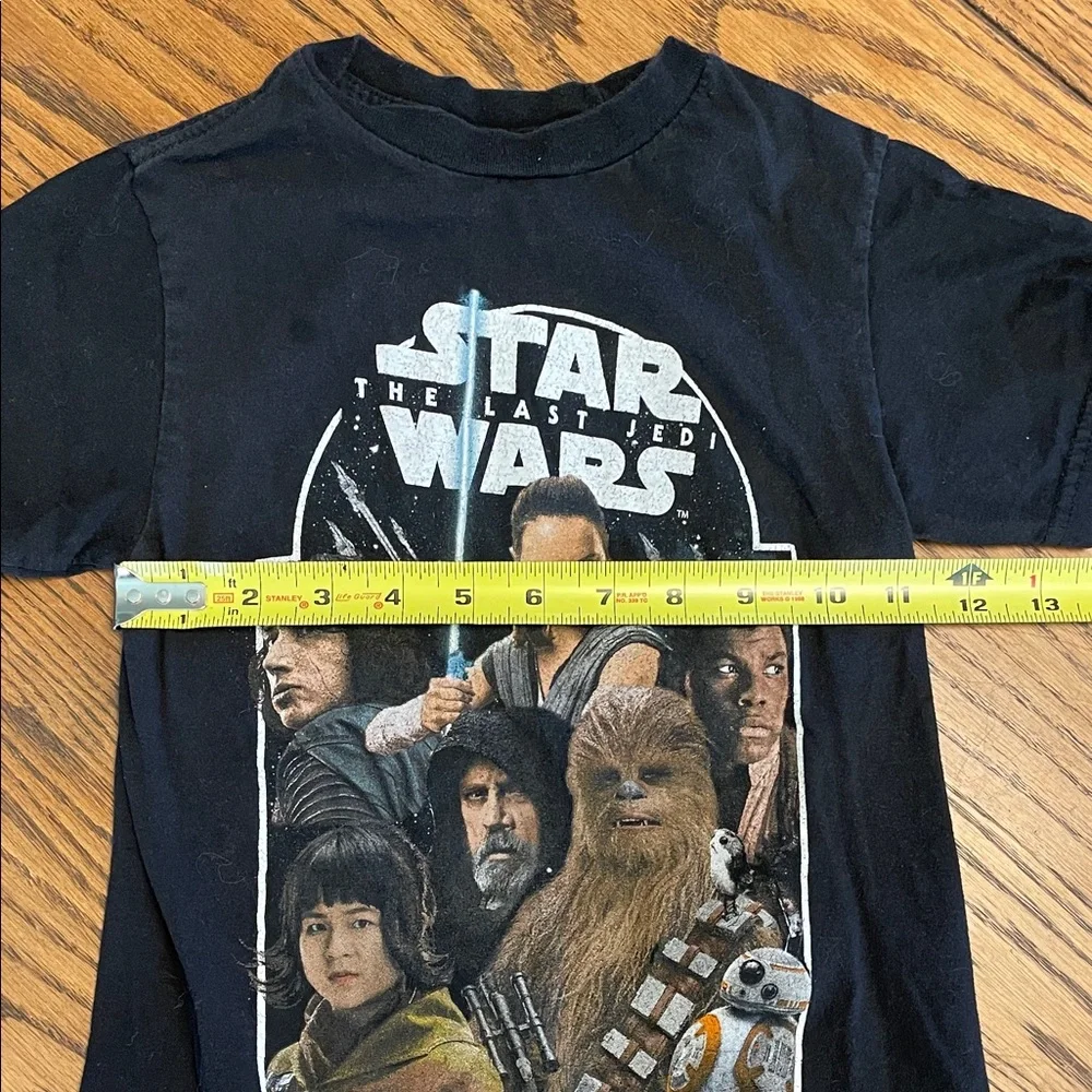 Kids Star Wars Brand Black SS Tee w/ The Last Jedi Movie Characters size XS